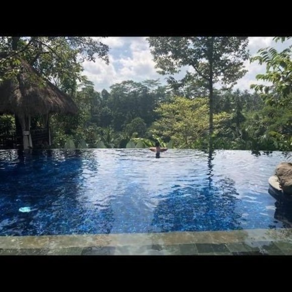 Meet your Posher, Chris - Picture 1 of 1